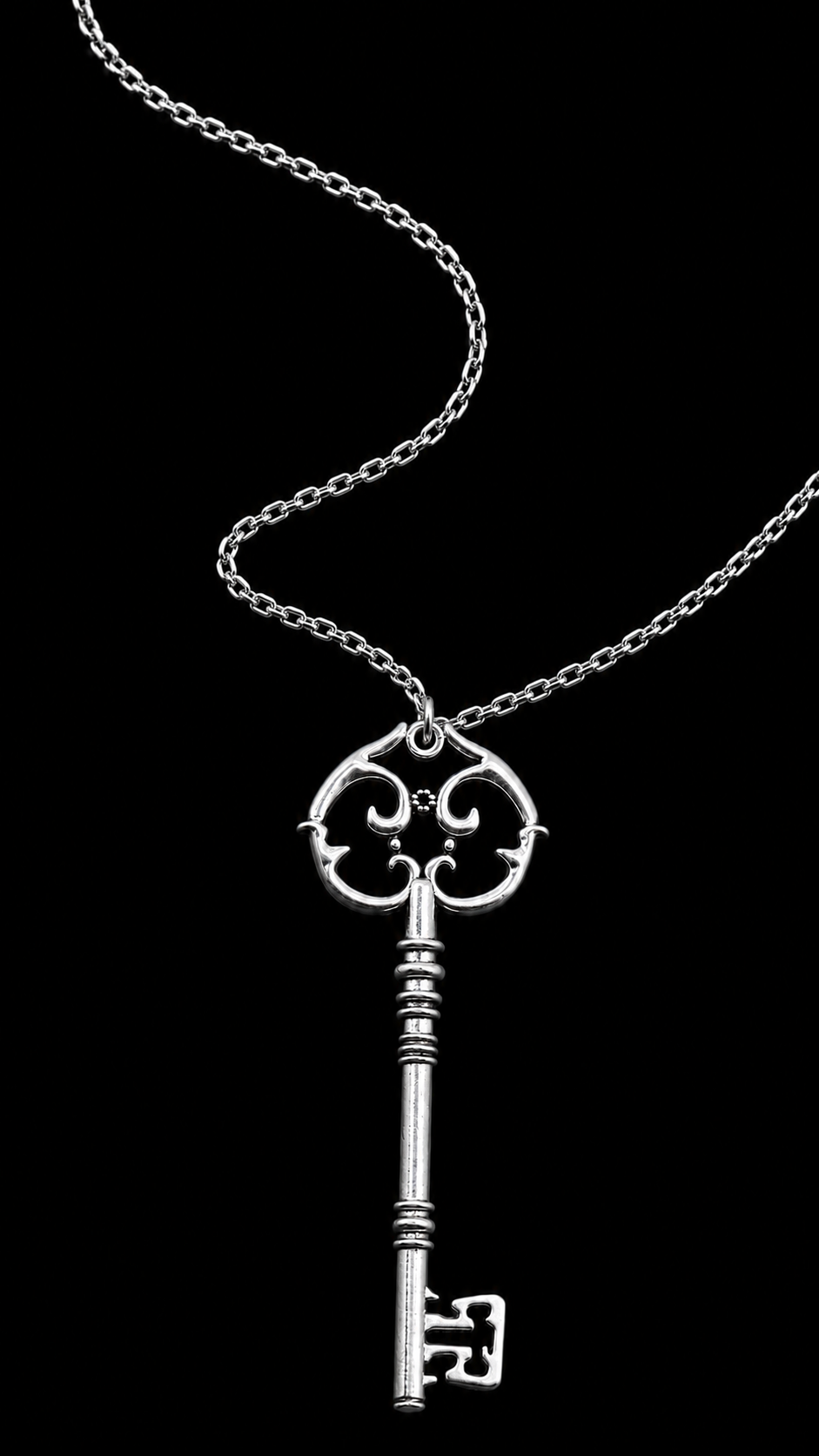 KEY PENDANT NECKLACE