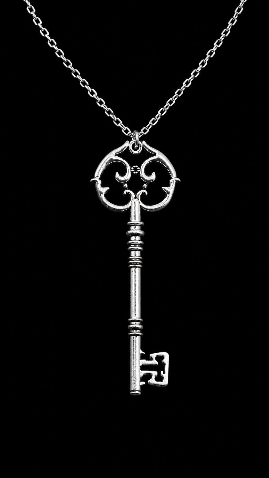 KEY PENDANT NECKLACE