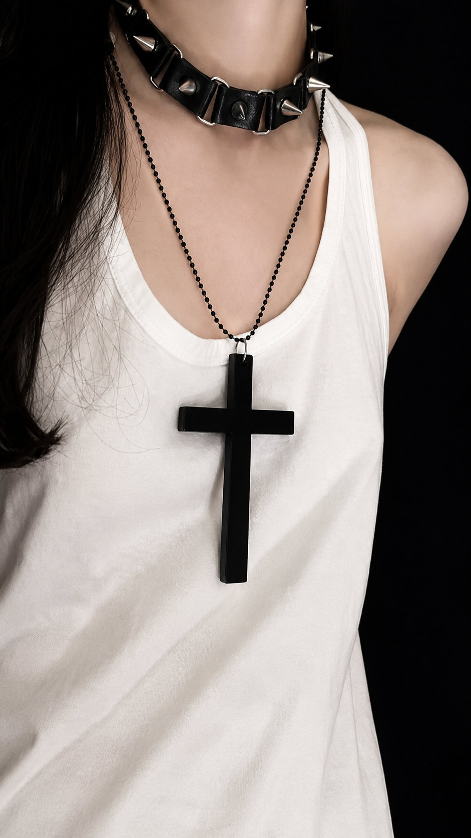 WOOD CROSS NECKLACE (BLACK)